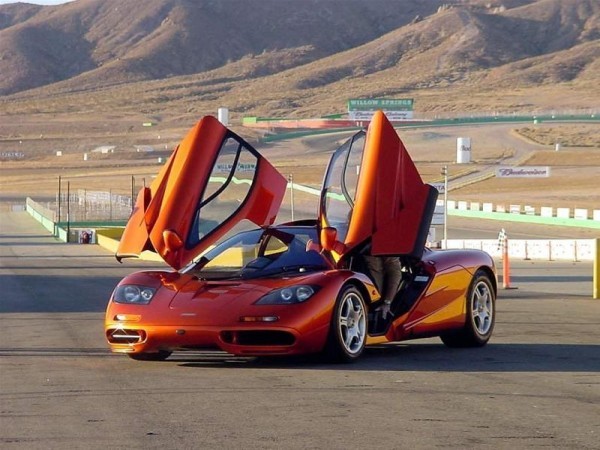 Tuy nhiên, trong số những chiếc xe ông có, không thể không kể đến chiếc McLaren F1. McLaren F1 có giá 1,5 triệu USD và đã được cho là chiếc xe chạy nhanh nhất thế giới vào năm 1998.