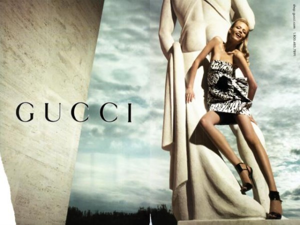 5. Gucci Giá trị thương hiệu: 6,4 tỷ USD, giảm 14% 56% doanh số bán hàng của Gucci đến từ hàng da. Tuy giá trị thương hiệu có giảm nhưng trong năm 2011, doanh số bán hàng của Gucci đã đạt được 3,2 tỷ euro, tăng 18% so với năm trước.