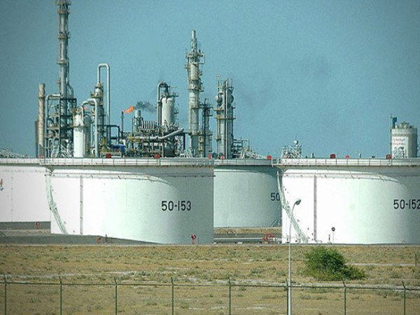 5. Kuwait Lượng dầu dự trữ: 102 tỷ thùng (7,3%) Lượng dầu cung cấp: 2,75 triệu thùng/ngày (3,1%) Số năm khai thác còn lại: 110,9 năm