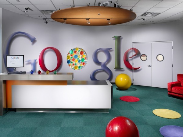12. Google Mức lương trung bình: 106.104 USD Công việc trả lương cao nhất: Kỹ sư phần mềm cao cấp (140.481 USD) Công việc lương thấp nhất: Chuyên viên chiến lược khách hàng (60.909 USD)