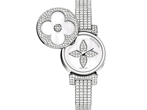 6. Tambour Bijou Secret Là một phiên bản giới hạn của hãng thời trang danh tiếng Louis Vuitton, chiếc đồng hồ được lấy cảm hứng từ sự tinh tế của trang sức. Nó được làm từ vàng trắng, ngọc trai, kim cương và có hai mặt hoa được lồng với nhau. Ngoài sự cao cấp, nó còn có khả năng chịu nước lên đến 30 mét. Bí ẩn, thanh lịch và sang trọng, chiếc đồng hồ này sẽ tô điểm cho cổ tay của bạn trong các bữa tiệc hay trong công việc hàng ngày.