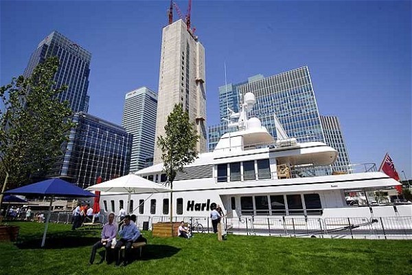 5. Harle Chiếc du thuyền sang trọng khác vừa xuất hiện ở bến Canary Wharf của thủ đô nước Anh là chiếc Harle dài 45m của cựu vận động viên Olympic người Hungari Nicholas Frankl.