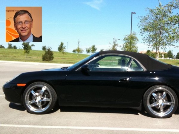 3. Bill Gates Là một người yêu dòng xe Porsche, tỷ phú Bill Gates của Microsoft đã có cả một bộ sưu tập loại xe này. Trong đó, chiếc xe mà ông thường hay sử dụng để đi lại là 911 Porsche Convertible có giá 82.100 USD.