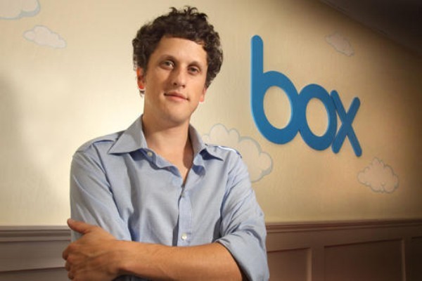 4. Aaron Levie (27 tuổi) Nhà sáng lập trẻ tuổi này đã tạo ra Box, một công ty đang cạnh tranh rất mạnh với Dropbox của Drew Houston. Box là một dự án kinh doanh ở trường đại học được Levie giới thiệu vào năm 2005 và chính thức ra mắt trong năm 2006. Hiện công ty của anh đang có giá trị thị trường vào khoảng 1,2 tỷ USD.