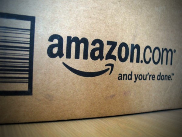 5. Amazon Giá trị thương hiệu: 18,6 tỷ USD Tăng 46% so với năm ngoái Amazon đã thu về bộn tiền khi tung ra máy tỉnh bảng giá rẻ Kindle Fire. Ngoài việc bán Kindle Fire, hãng bán lẻ này cũng bổ sung thêm các dịch vụ cho cửa hàng Kindle và mở rộng dịch vụ Amazon Prime, dịch vụ khách hàng thân thiết của Amazon.