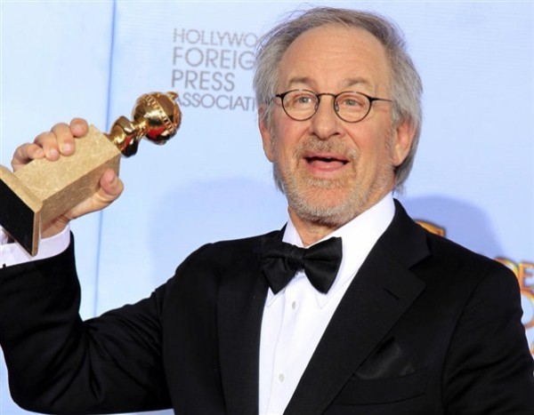 3. Steven Spielberg: 130 triệu USD Phần lớn thu nhập của Spielberg đến từ bộ phim kinh điển của ông như seri phim Indiana Jones. Ngoài ra, các bộ phim “Chiến mã”, “Terra Nova và Smash” cũng đem đến cho ông những thành công ngoài mong đợi.