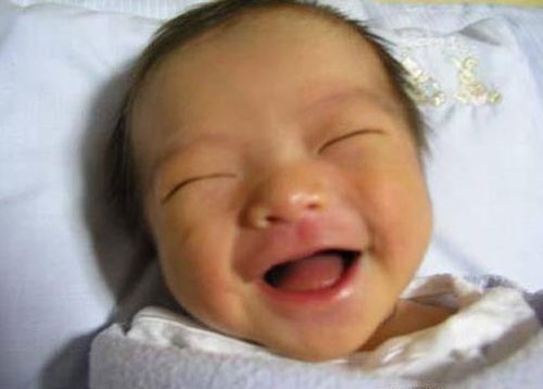 Nụ cười hạnh phúc trong giấc ngủ