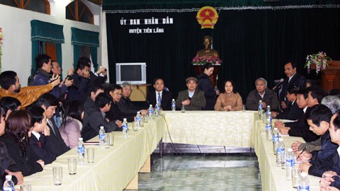 Huyện ủy và UBND huyện Tiên Lãng đã ra quyết định kỉ luật cảnh cáo đối với ông Hoan và ông Liêm.
