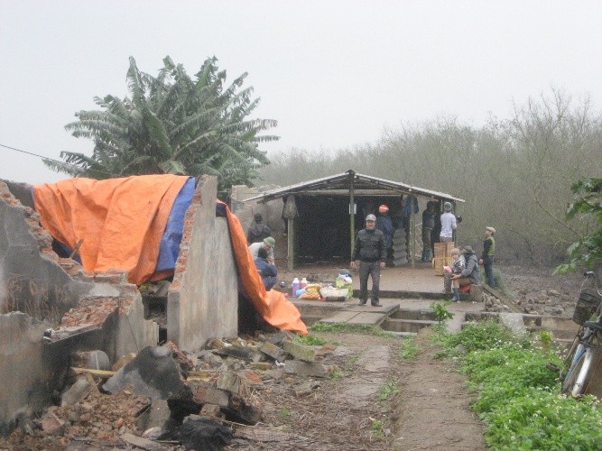 Căn lều mới làm trong sáng 1/3/2012 của người nhà ông Vươn