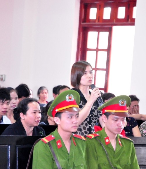 Bị hại Lê Thị Lý tại phiên xử.