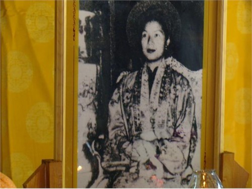 Dù sinh cho vua Bảo Đại 3 người con: có một con gái là Phương Thảo (1946) và hai con trai Bảo Hoàng (1954-1955) và Bảo Sơn (1955-1987), nhưng thứ phi Mộng Điệp trong những năm tháng tuổi già, vẫn phải sống cô quạnh vì cựu hoàng Bảo Đại đi theo những tình nhân và những cuộc vui khác.