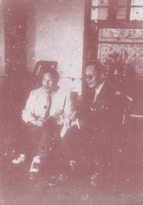 Vua Bảo Ðại đến thăm cựu hoàng Thành Thái tại Sài Gòn (1953)