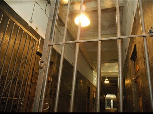 Nhà tù (ảnh minh họa).