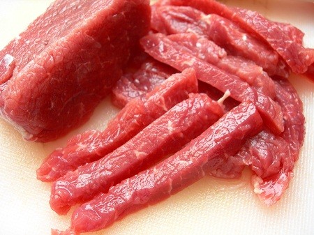 Thịt heo được tiêm thuốc an thần Prozil thông thường sẽ hồng, tươi, dẻo.