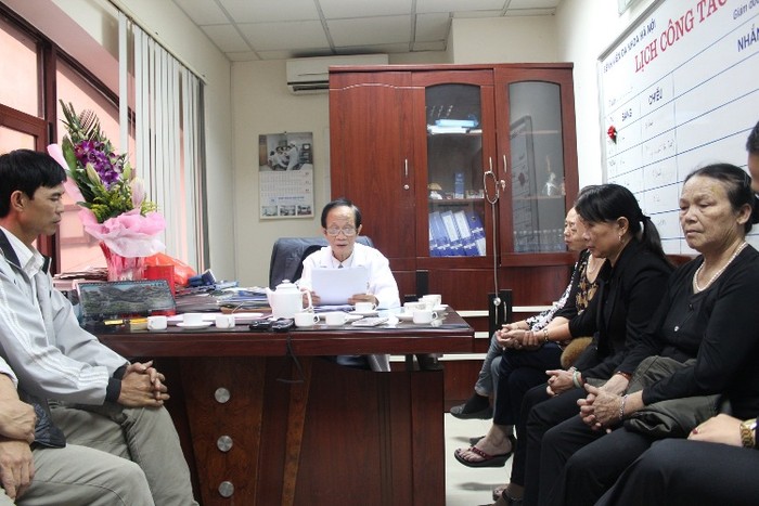 Cuộc gặp gỡ giữa gia đình bệnh nhân Tưởng và lãnh đạo bệnh viện Đa khoa Hà Nội.