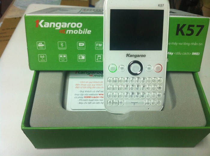 Mẫu điện thoại Kangaroo Mobile K57 BTC sẽ trao tặng cho thí sinh có lượng tin nhắn nhiều nhất mỗi tuần.