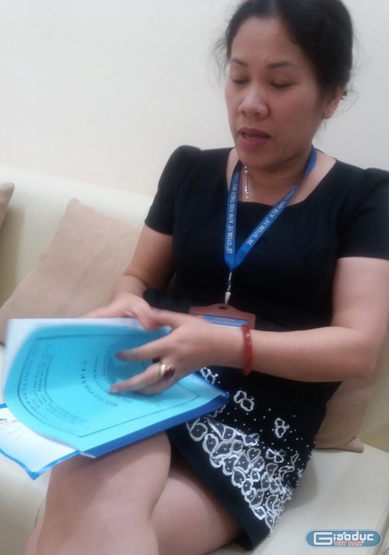 Bà Phạm Thị Hồng Hải, chủ tịch UBND phường Láng Thượng tại buổi làm việc với phóng viên. Ảnh Bảo Nam.