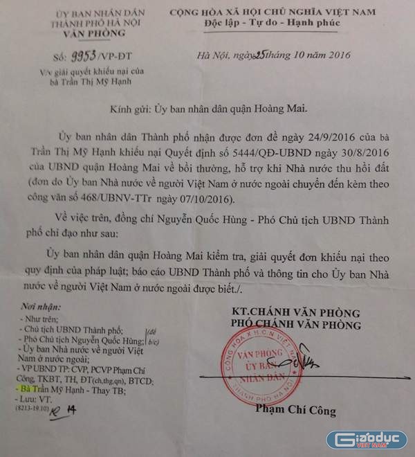 Công văn của UBND TP Hà Nội yêu cầu quận Hoàng Mai kiểm tra, giải quyết đơn khiếu nại của bà Trần Thị Mỹ Hạnh theo quy định của pháp luật. Ảnh Trần Việt.