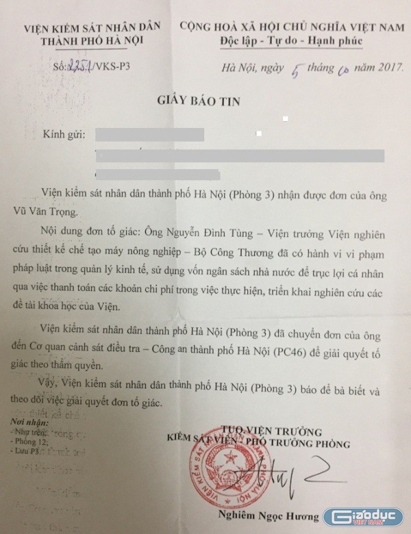 Giấy báo tin của Viện kiểm sát nhân sân thành phố Hà Nội gửi cho người tố cáo. Ảnh Đình Long.