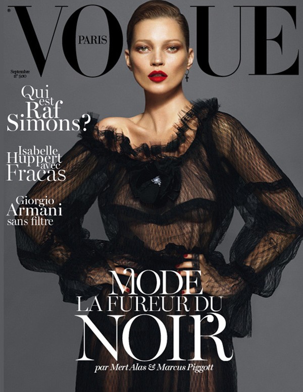 Bìa phiên bản tạp chí Vogue tại Pháp với tông đen huyền bí mà vẫn vô cùng sexy