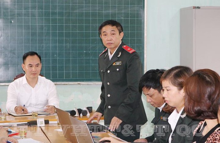 Ông Nguyễn Đức Uy - Chánh Thanh tra huyện Quốc Oai trong buổi công bố quyết định thanh tra vụ việc của cô Tuất ngày 29/3/2021. Ảnh: Quocoai.hanoi.gov.vn