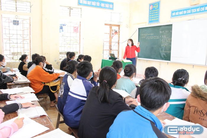 Trong năm học 2022-2023, mỗi học sinh ở Nghệ An sẽ được hỗ trợ tiền đóng học phí với mức cao nhất là 310.000 đồng/ tháng. Ảnh minh họa: Trung Dũng