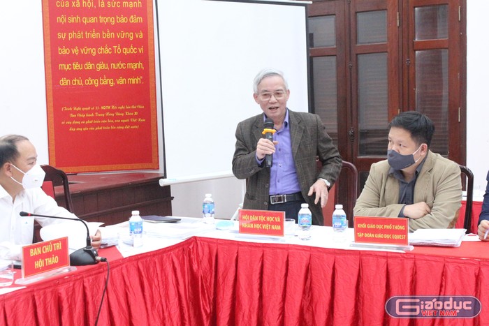 Phó Giáo sư, Tiến sĩ Lâm Bá Nam - Hội dân tộc học và Nhân học Việt Nam phát biểu tham luận tại hội thảo. Ảnh: Trung Dũng