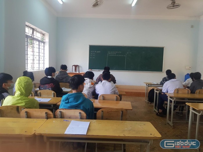 Lớp học văn hoá THPT đang tổ chức tại Trường cao đẳng Kỹ thuật Đắk Lắk. Ảnh: CTV