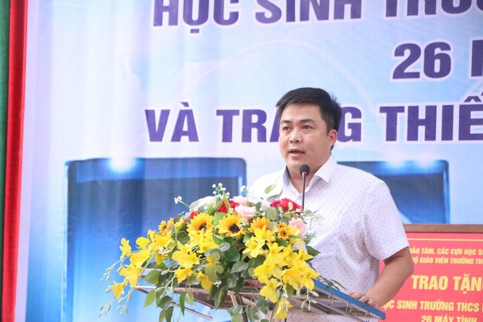 Thầy Nguyễn Hữu Thịnh - Trưởng phòng Giáo dục và Đào tạo huyện Khoái Châu. Ảnh: Báo Giáo dục và Thời đại