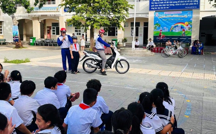 Học sinh ở Bà Rịa - Vũng Tàu tham gia buổi ngoại khóa về hoạt động an toàn giao thông. Ảnh:http://congdoanbrvt.org.vn/