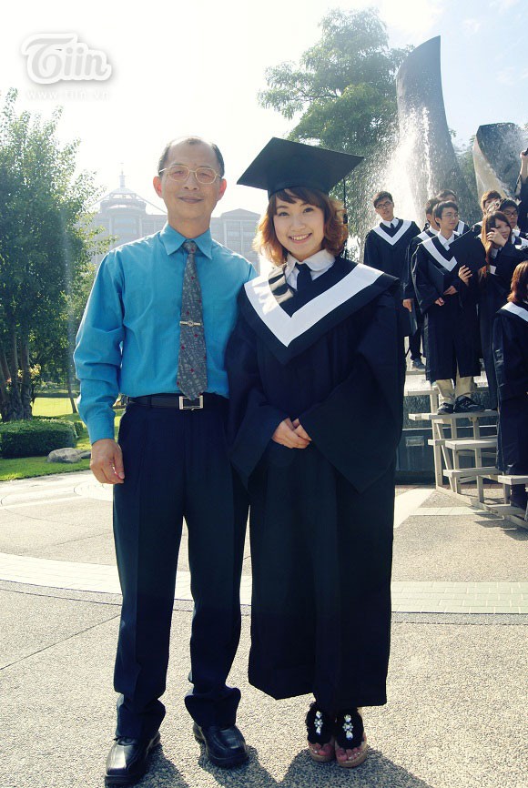 Minh Hiền trong ngày tốt nghiệp Đại học