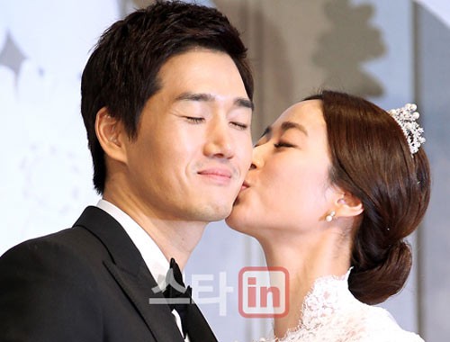 Cặp đôi đẹp nhất làng giải trí Hàn đã có một 'happy ending' sau nhiều năm hẹn hò.