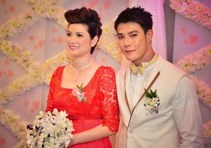 Tối ngày 27/7, đám cưới của Thúy Vinh đã diễn ra tại một nhà hàng sang trọng tại TP. Hồ Chí Minh trong không khí ấm áp.