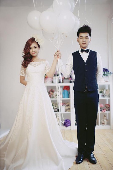 Bộ ảnh cưới này càng khiến nhiều người tin rằng hotboy Sao mai điểm hẹn 2012 bất ngờ dừng tham gia cuộc thi là để cưới Dương Hoàng Yến.