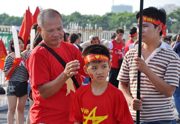 Người hâm mộ Việt Nam đã háo hức đến sân vận động từ sớm để đón xem trận đấu