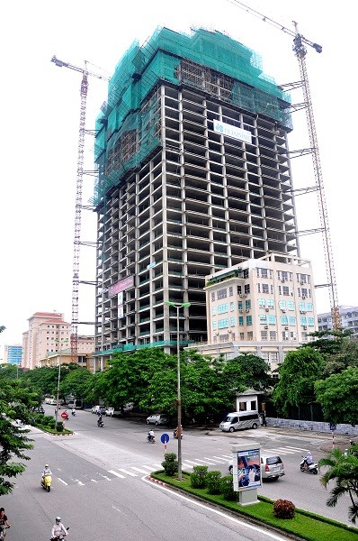 Tới thời điểm hiện tại, dự án căn hộ " đế vương" của Tân Hoàng Minh Group đã hoàn thiện xong phần thô 27 tầng và 4 tầng hầm.