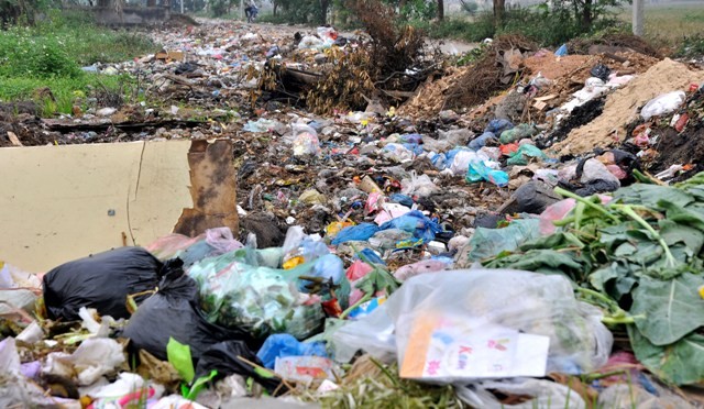 Lượng rác thải phát sinh hằng ngày của xã rất lớn, nếu không có phương án điều chỉnh sẽ tồn lượng rác rất lớn.