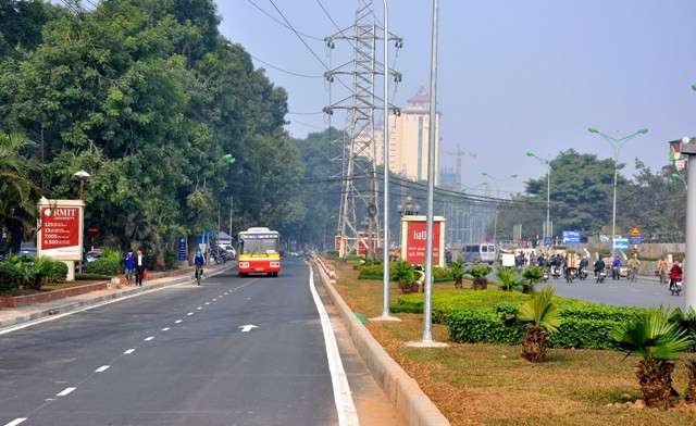 Tuyến đường dành cho xe buýt ở Yên Phụ là tuyến đường dành riêng cho xe buýt trên địa bàn Thủ đô sau tuyến đường Nguyễn Trãi – Hà Đông đang được sử dụng.