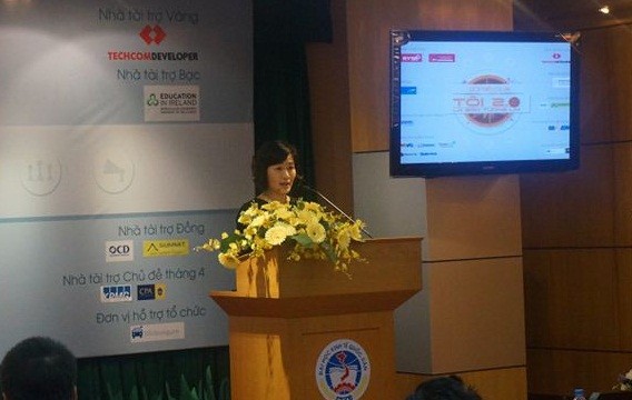 Bà Lê Thị Hương Lan: Hội thảo này sẽ giúp các em có định hướng về nghề nghiệp và sự chuẩn bị tốt hơn cho tương lai.