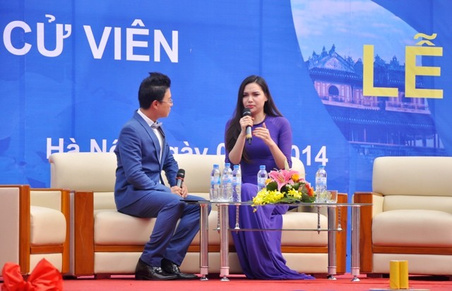 Không quá nổi bật trong giao tiếp nhưng người mẫu Diệu Hân lại làm cho khán giả thấy được nhiệt huyết của tuổi trẻ và đam mê của mình trong vai trò ứng viên đại sứ du lịch Việt Nam.