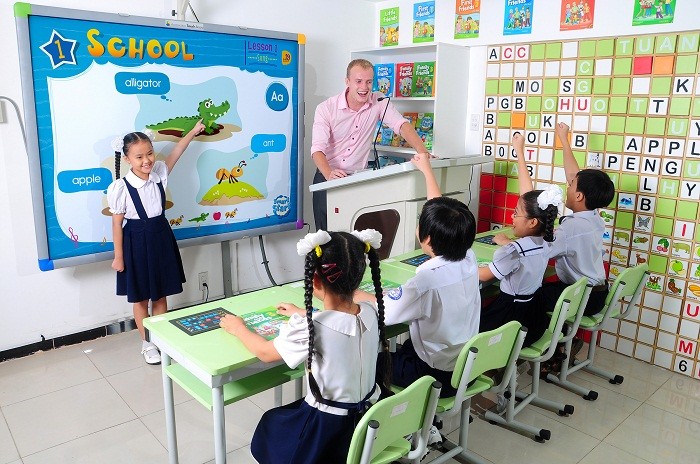 Phần mềm tiếng Anh i- Learn Smart Start với bài giảng được thiết kế rõ ràng sẽ giúp giáo viên dễ sử dụng trong lớp học, đạt hiệu quả giảng dạy cao.