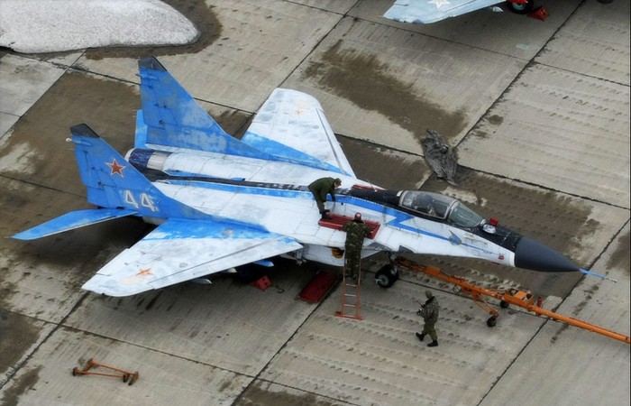 Bào dưỡng máy bay MiG-29.