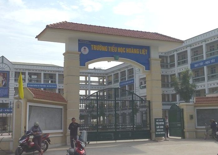 Trường tiểu học Hoàng Liệt nơi xảy ra vụ việc cô giáo dán băng dính vào miệng học sinh (ảnh Trinh Phúc).