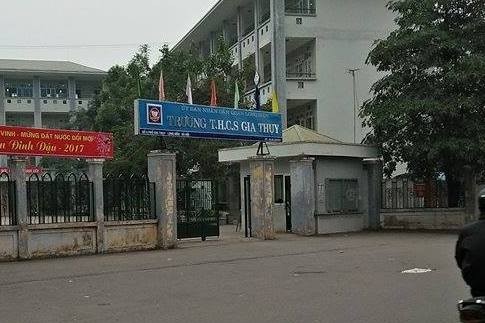Trường Trung học Cơ sở Gia Thụy, Long Biên đang liên kết với hai trung tâm ngoại ngữ (ảnh Trinh Phúc).
