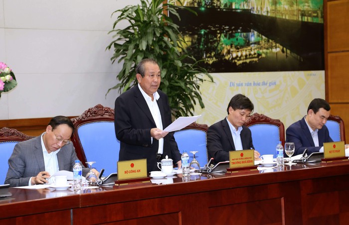 Phó Thủ tướng Thường trực Chính phủ Trương Hoà Bình, Trưởng Ban Chỉ đạo thực hiện Đề án 896 chủ trì cuộc họp của Ban Chỉ đạo (Ảnh: VGP/Lê Sơn).