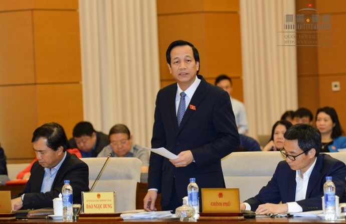 Bộ trưởng Đào Ngọc Dung tỏ ra lo lắng về đầu vào của các trường nghề (ảnh nguồn baogiaothong.vn)).