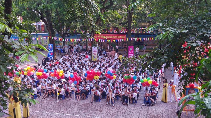 Trường Tiểu học Thịnh Quang khai giảng năm học mới trong niềm tự hào về những thành tích giáo dục nổi bật đã đạt được trong năm vừa qua (ảnh Trinh Phúc).