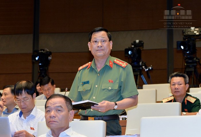 Đại biểu Quốc hội Nguyễn Hữu Cầu (ảnh quochoi.vn).