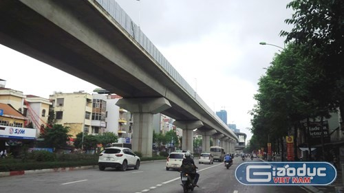 Ủy ban nhân dân thành phố Hà Nội sẽ xây dựng kế hoạch tổng thể đầu tư hệ thống đường sắt đô thị Hà Nội (ảnh Vũ Phương).