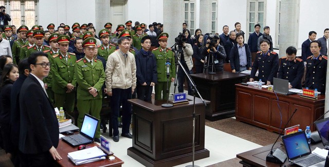 Cảnh phiên tòa xét xử ông Đinh La Thăng, Trịnh Xuân Thanh và các bị cáo ngày 10/1 (ảnh nguồn TTXVN).
